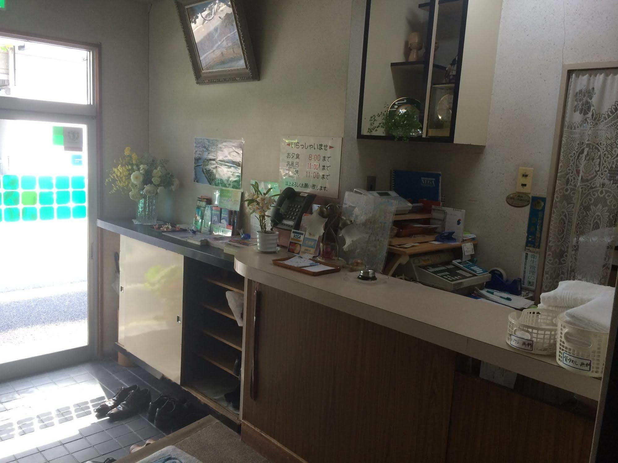 Kasuga Ryokan Hiroshima Exteriör bild